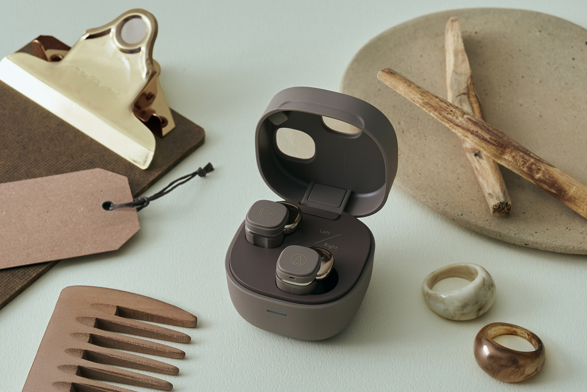 Audio-Technica “ATH-SQ1TW2NC”